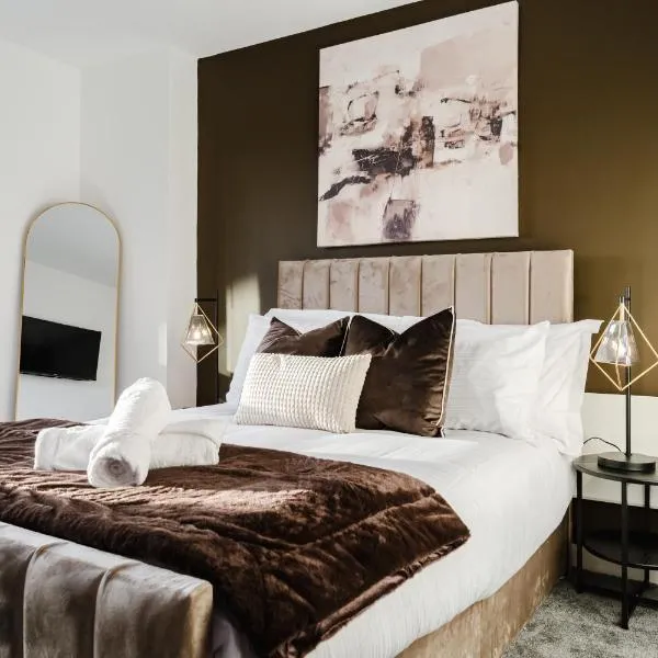 Stylish Leeds City Centre Retreat Sleeps 8، فندق في Central Station