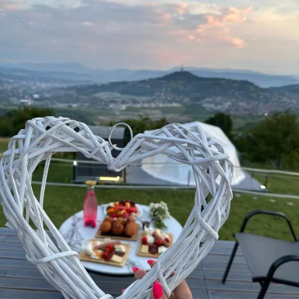 Džipsi glamping resort, hotel v destinácii Sarajevo