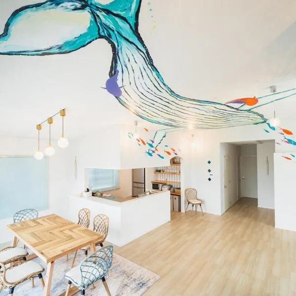The Mural Art House Bise, hotel in Motobu