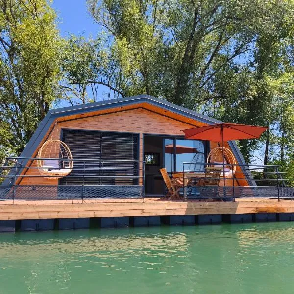 Maison flottante MALO - Baurech - Lac prive nature, ξενοδοχείο σε Baurech