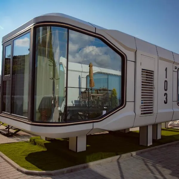 Mars Oasis Capsule, готель у місті Charnali