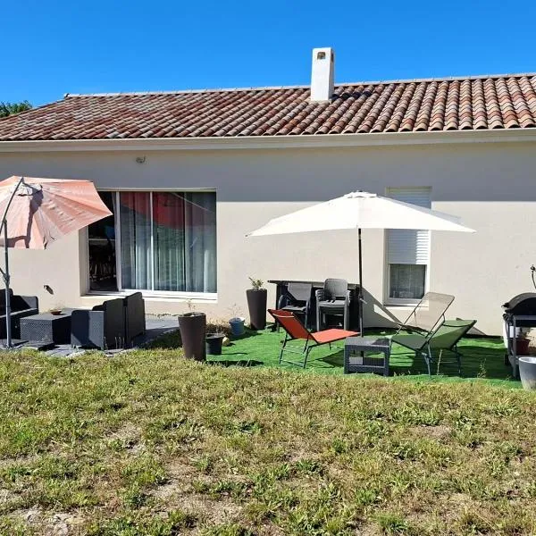 Maison individuelle 6 personnes โรงแรมในCoux