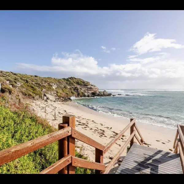 Margaret River Beach House - Ombak Villa, hotel in Gnarabup