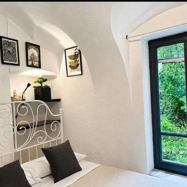 BEDBLUESKY-Medieval Dolceacqua, hotel sa Dolceacqua