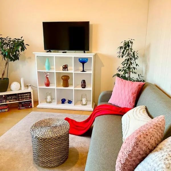 Bright two-room apartment with lake view, hotel v destinácii Lahti