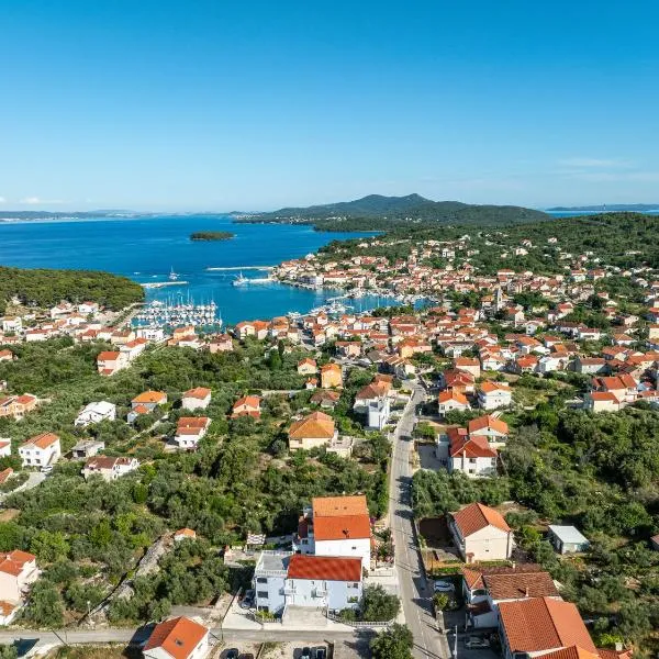 Villa Bosotina Royal Sea View, Hotel in Kukljica