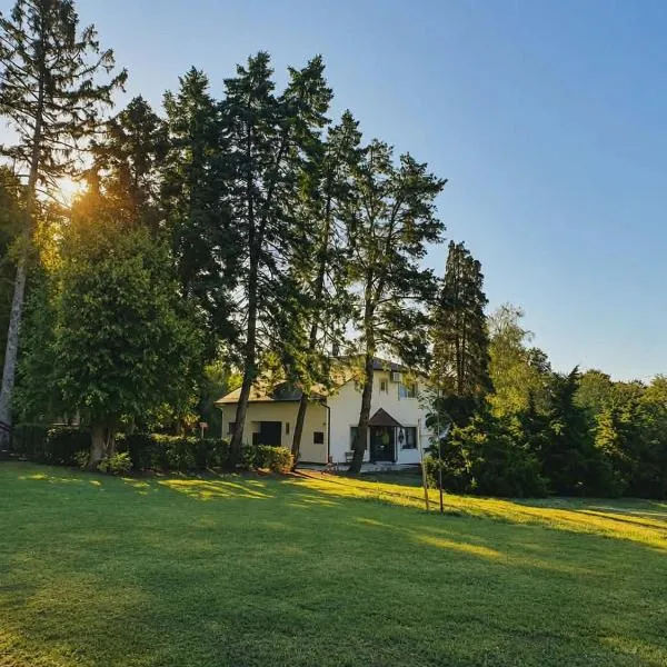 Csiszárhegyi Vadászház, hotel Karádon