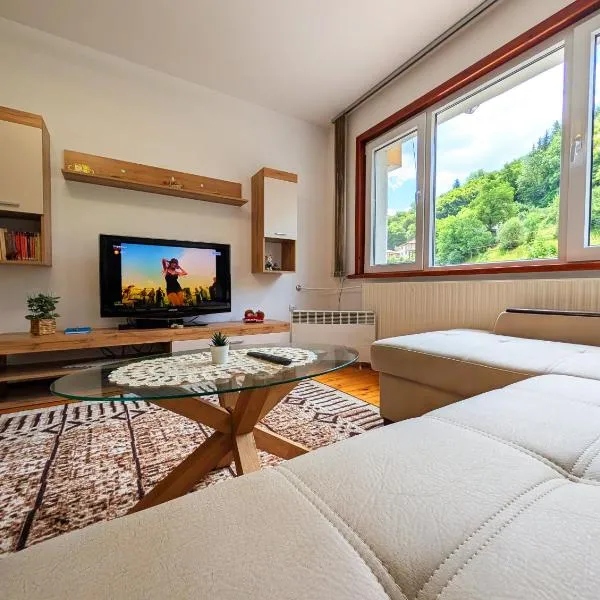 Апартамент Извор 6, hotel a Smolyan
