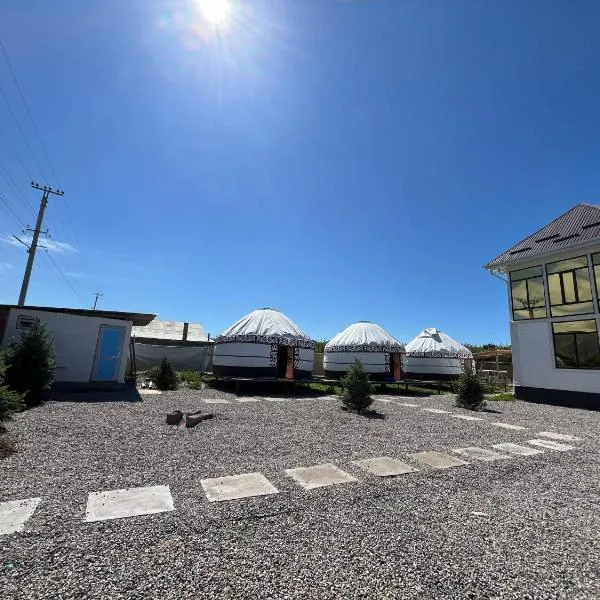 Yurt house, hotel in Tong