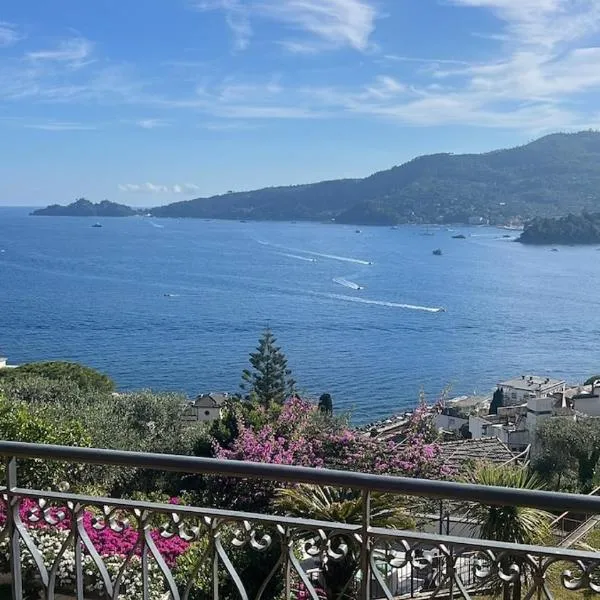 Portofino Terrace - villa panoramica con piscina condivisa, hotel Rapallóban