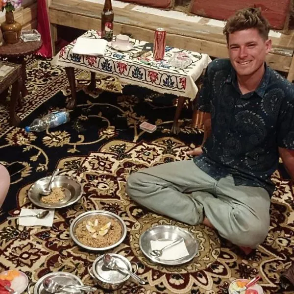 Veena Palace Group Of Houseboats, hotel in Srinagar