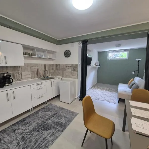 Da Vinci Apartmanok, hotel in Eger