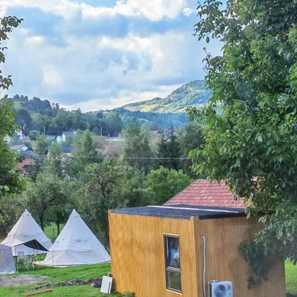 Pura Vida Mountain Glamping-tiny houses and tents, hotel sa Moieciu de Jos