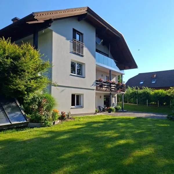 Kössler Ferienwohnung, hotell i Himmelberg
