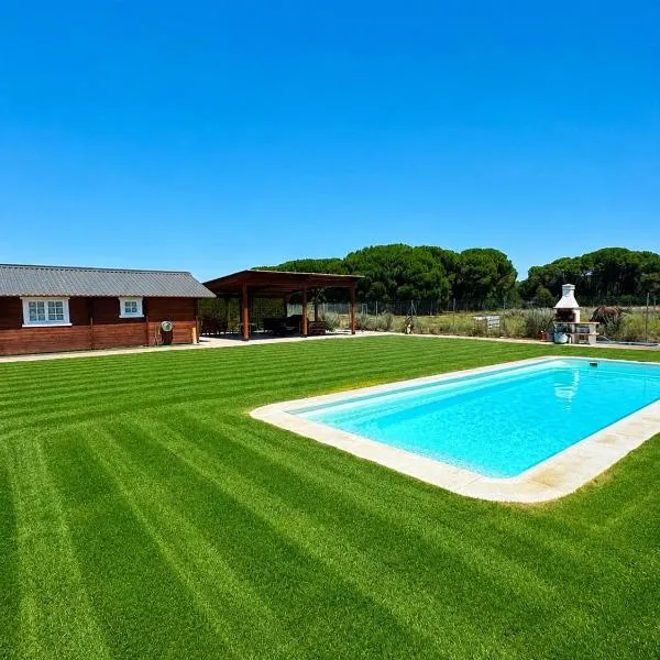 Oasis Cabaña con piscina privada Valladolid, hotel sa Laguna de Duero