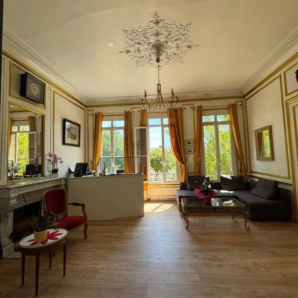 Hotel du chateau blanc, отель в городе Saint-Aubin-lès-Elbeuf