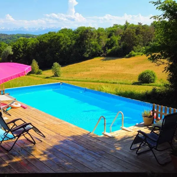Gîte des écuries de la paguere, hotel en Aurignac