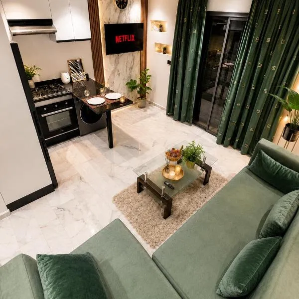 Chic Urban Studio - Maarif Casablanca - Walk to Twin Center, hotel in Casablanca