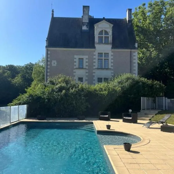 Château de la Menaudière, хотел в Chissay-en-Touraine