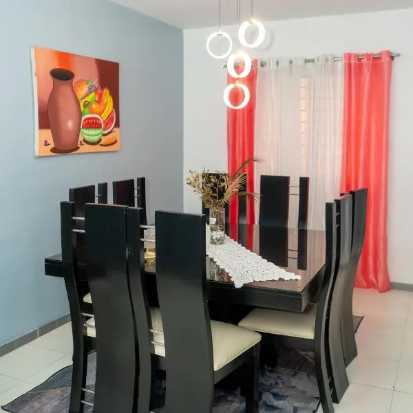 3 dormitorios y confortable apartamento, hotell i Santo Domingo