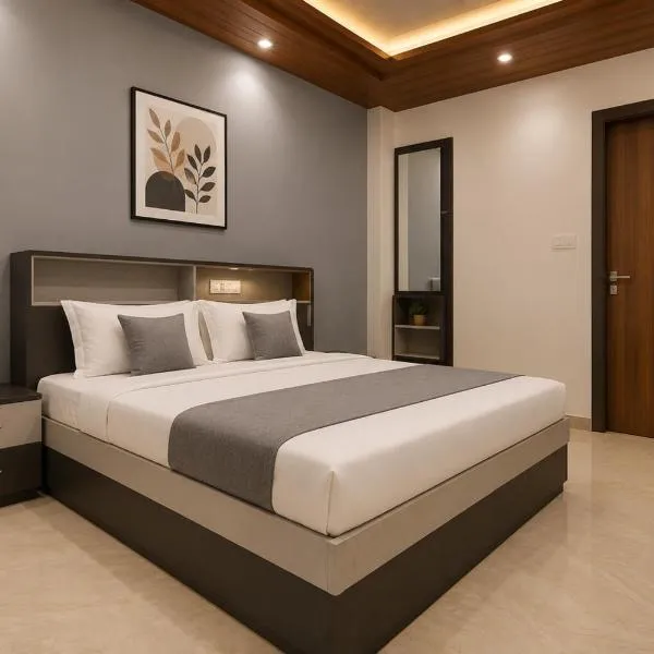 Hotel Crest Inn Near Bombay & Medanta Hospital & Dhirubhai Ambani Hospital, viešbutis mieste Induras