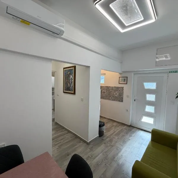 SeaWave - apt for 4 with patio, close to beach!, hotell sihtkohas Vodice