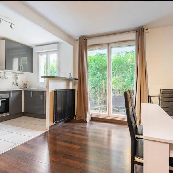 Appartement tout confort proche Disneyland Paris Val d Europe et Village Nature avec Parking privé inclus, hotel a Montévrain