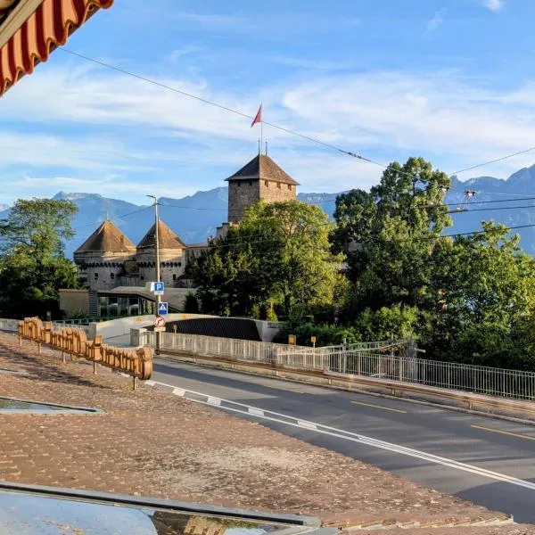 Chillon lake view by MK: Montreux'de bir otel