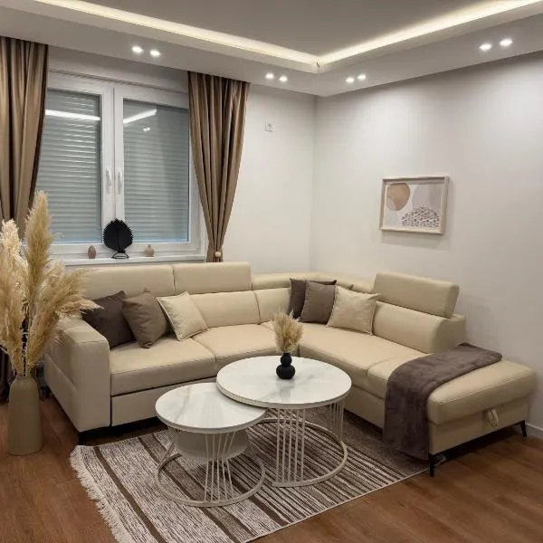 Apartman Daniela Lake View, Hotel in Donje Mladice
