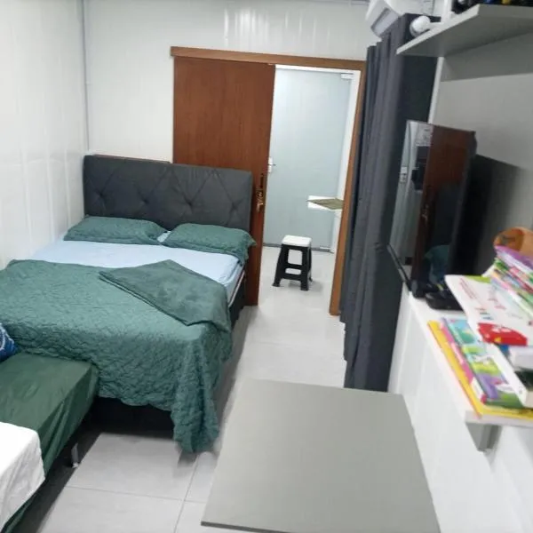 Estádia em Container 50metros do mar, 15km Beto Carrero e 3km do Aeroporto e Porto de Navegantes Centro da Cidade Navegantes, отель в городе Навегантис