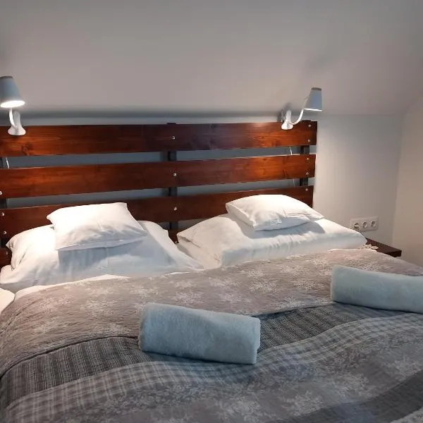 PartÉl Apartman, hotel em Gyenesdiás