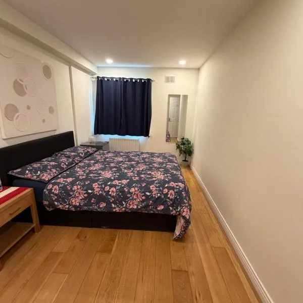 Cozy Room in Modern Apartment - Perfect Location, hotel in Dublin