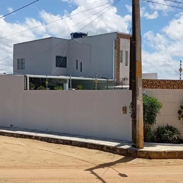 Casa de Férias- Com 2 quartos, Piscina e Churrasqueira, hotel in Garanhuns