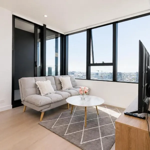 15D Stunning Skyline Abnb-Style 2BR Apt With Parking And Luxury Amenities, hotel en Melbourne