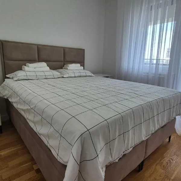 MyPlace apartmani 42,56,70, hotel din Tuzla