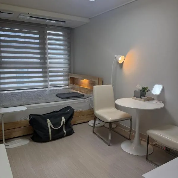 Sinnonhyeon Station, 3mins # 3127 # Gangnam Station, 5mins #K-Pop #K-Food #Seoul: Seul'da bir otel