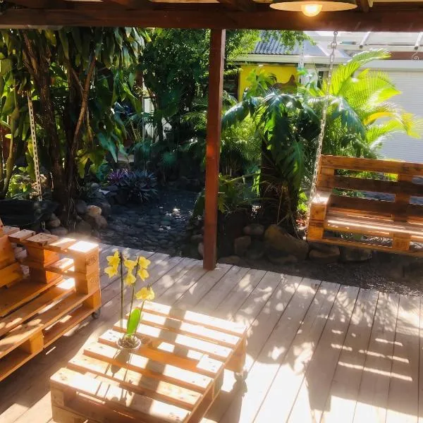 Appartement charmant à Basse-Terre - 25 m² avec jardin, hotel in Basse-Terre