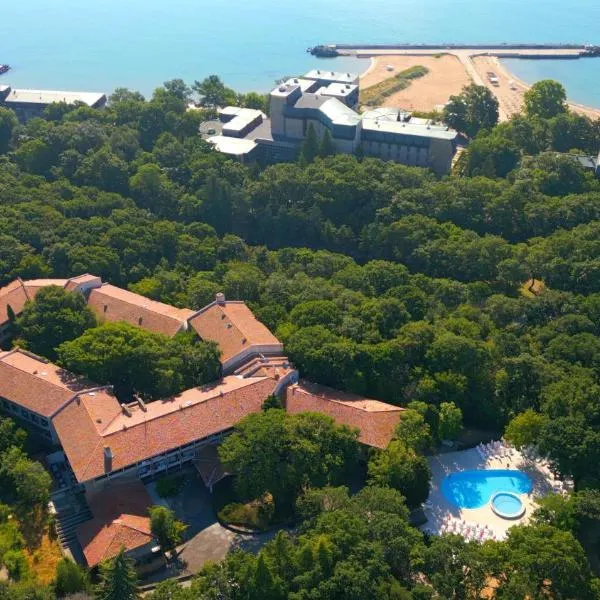 Hotel PRESLAV، فندق في غولدن ساندز