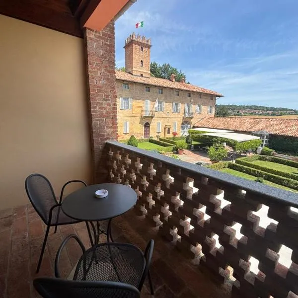 Relais Castello di Razzano, hótel í Alfiano Natta