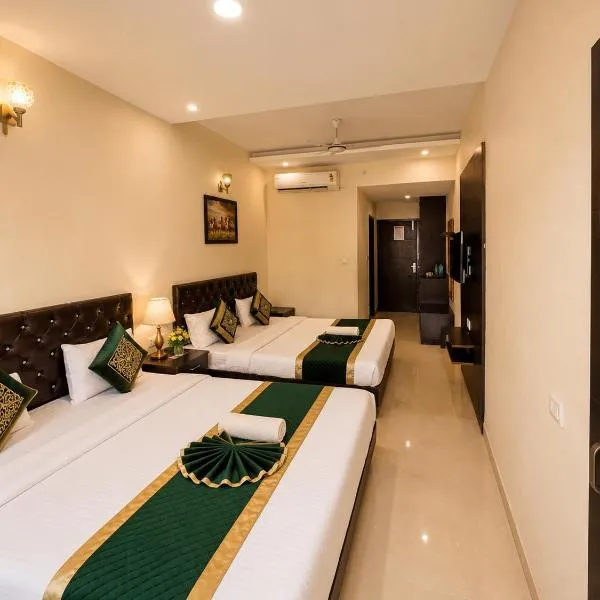 Hotel Woodlark Heights Zirakpur Chandigarh !! Family Hotel ! Easy Airport Access ! Budget Friendly photo 2