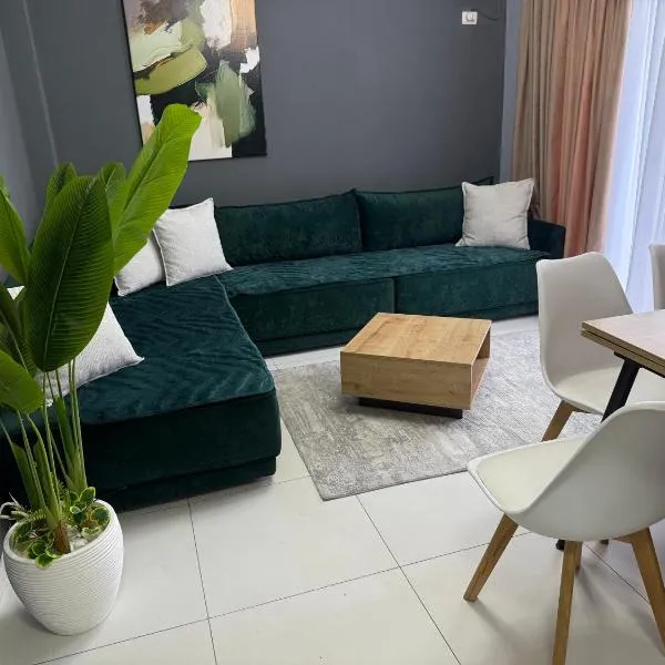 Apartament Lux Velipoj, hotel in Velipojë