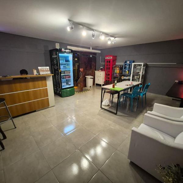 Vila Rock Hostel - Secure Neighborhood, Near Metro, Nubank Allianz Parque, Vila Madalena, Av Paulista, easy access to Morumbis and Autódromo Interlagos - Foto 4