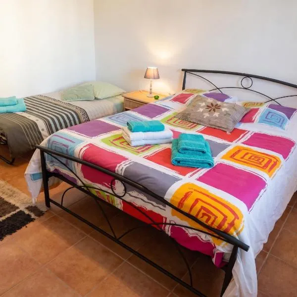 Appartement accueillant à Penne-d'Agenais - 32 m² - Terrasse, hotel in Penne-dʼAgenais