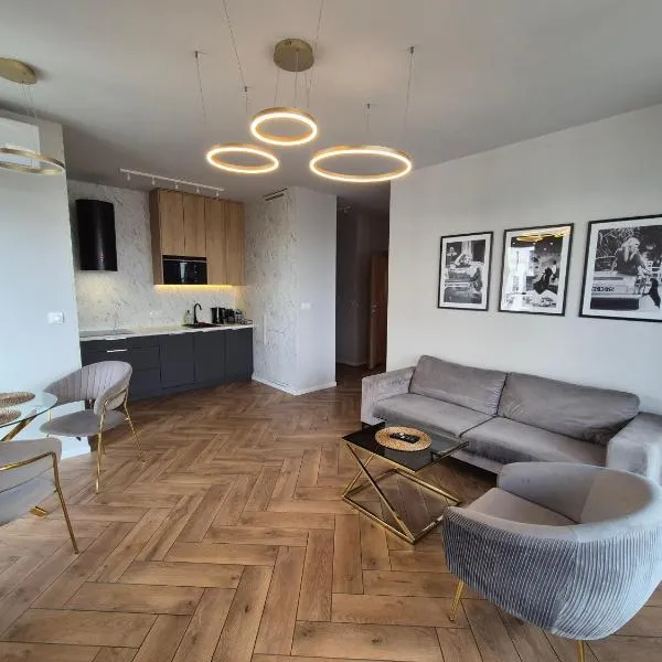 15 piętro SOKOLSKA 30 TOWERS apartments - KLIMATYZACJA - LUX - PARKING - SAUNA - GYM- and THE BEST VIEW in KATOWICE โรงแรมในคาโตวีตเซ