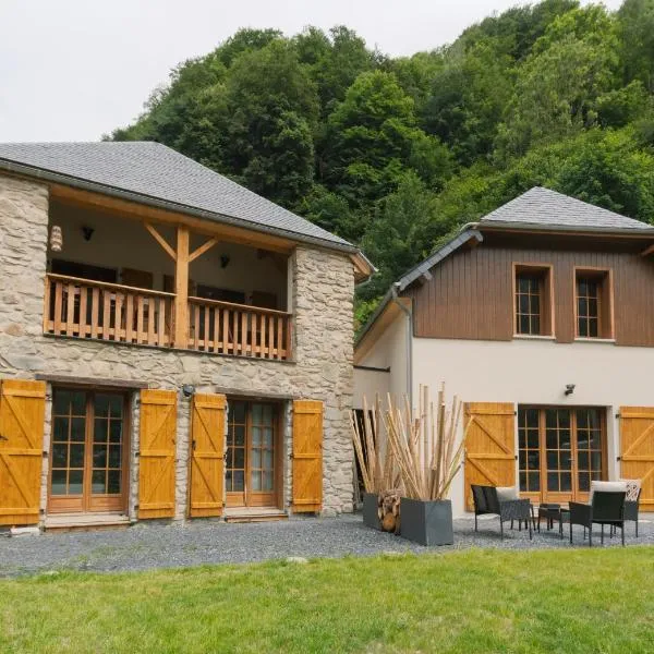 Les Chalets de l'Ours, отель в Котре