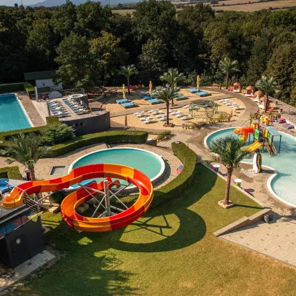 Viesnīca Chaty - Resort AQUA MARIA pilsētā Veľaty