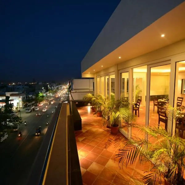 Silver Pride Boutique Hotel، فندق في جايبور