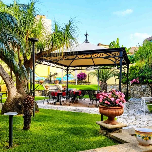Hotel Garibaldi، فندق في ميلاتسو