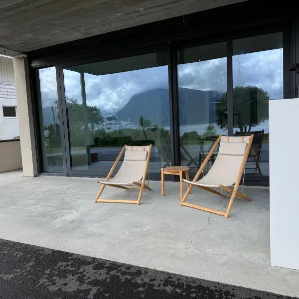 Fjord-View Apartment Sula - Ålesund 20min, ξενοδοχείο σε Ulla