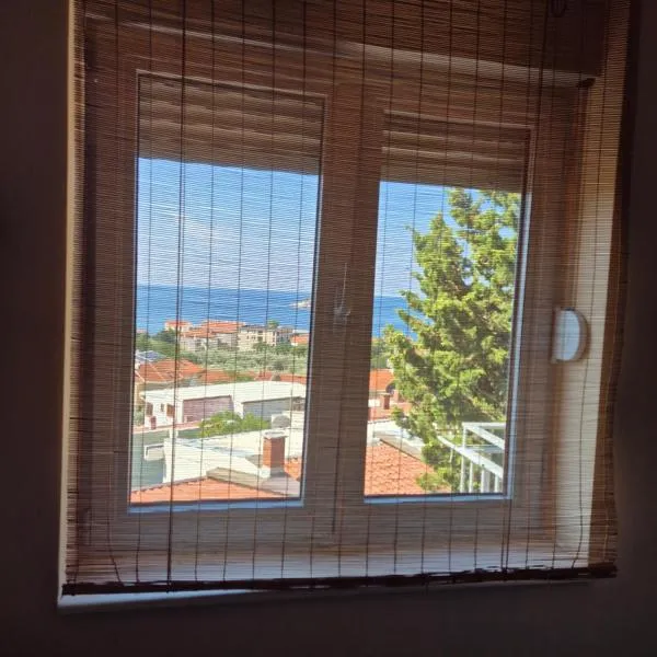 Apartmani Bozenov, hotel en Petrovac na Moru